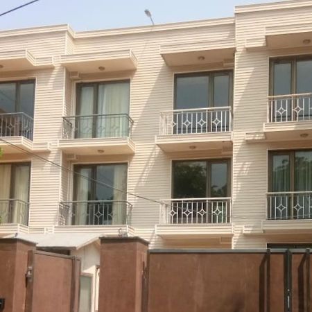 Uds Villa Scandinavian B&B - Next To Vfs Új-Delhi Kültér fotó