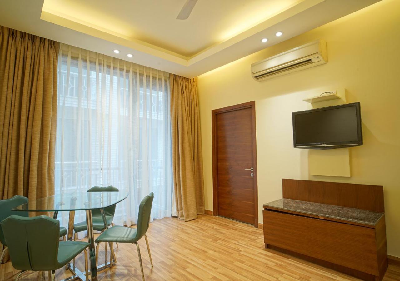 Uds Villa Scandinavian B&B - Next To Vfs Új-Delhi Kültér fotó