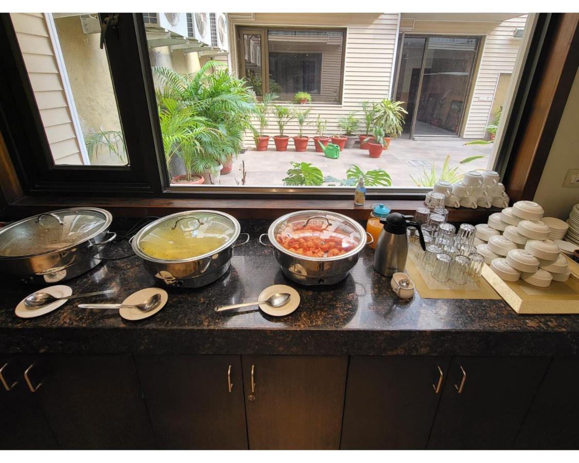 Uds Villa Scandinavian B&B - Next To Vfs Új-Delhi Kültér fotó