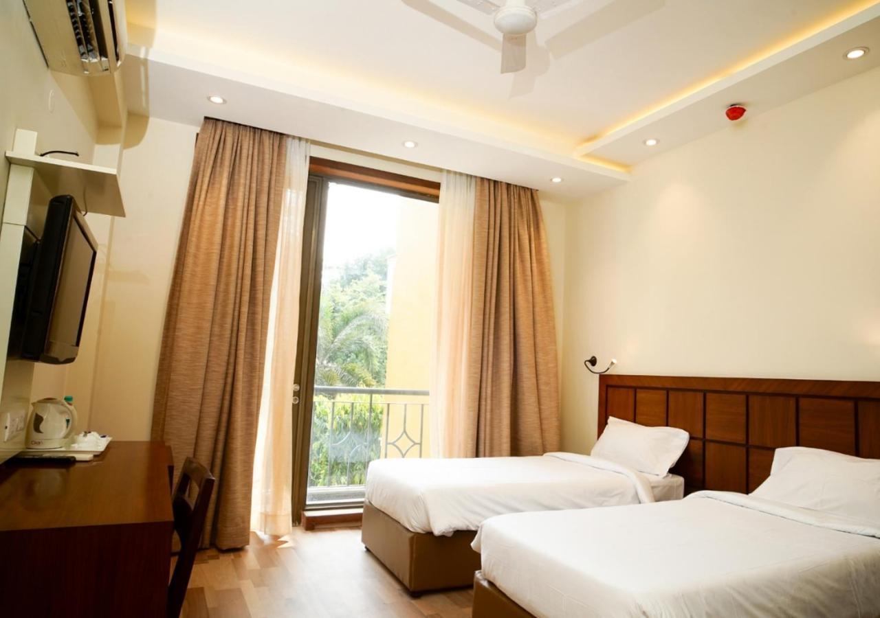 Uds Villa Scandinavian B&B - Next To Vfs Új-Delhi Kültér fotó