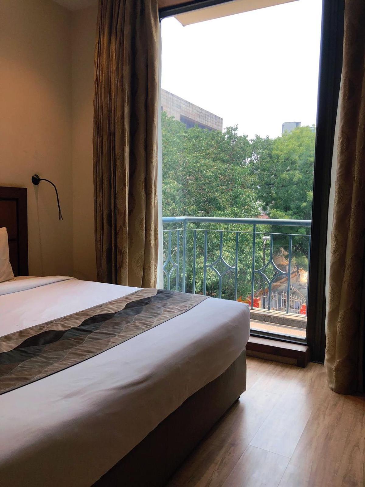 Uds Villa Scandinavian B&B - Next To Vfs Új-Delhi Kültér fotó