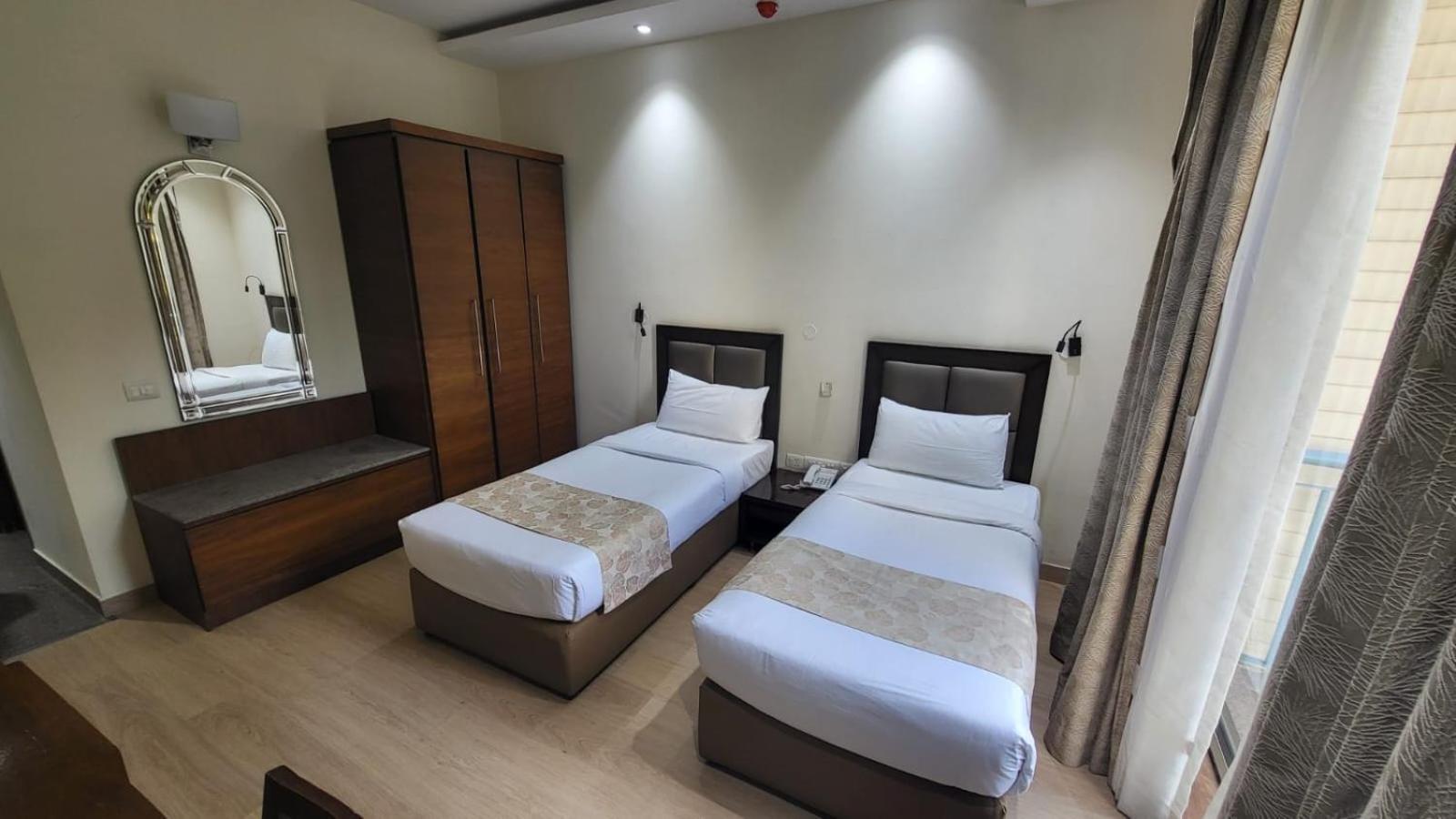 Uds Villa Scandinavian B&B - Next To Vfs Új-Delhi Kültér fotó